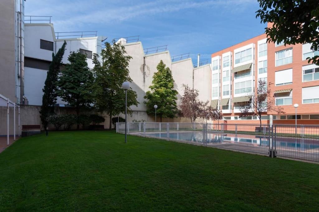 Vivienda Con Zona De Trabajo, Piscina Y Parking Apartment Madrid Exterior photo